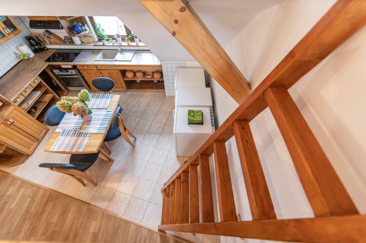 Romantické ubytovanie v podkroví ideálne pre páry alebo rodinku Bratislava Esterno foto